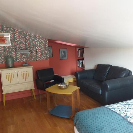 Clos St Joseph Oullins Exteriör bild