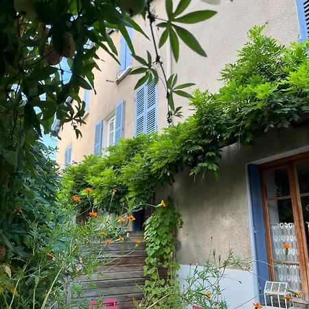 Clos St Joseph Oullins Exteriör bild