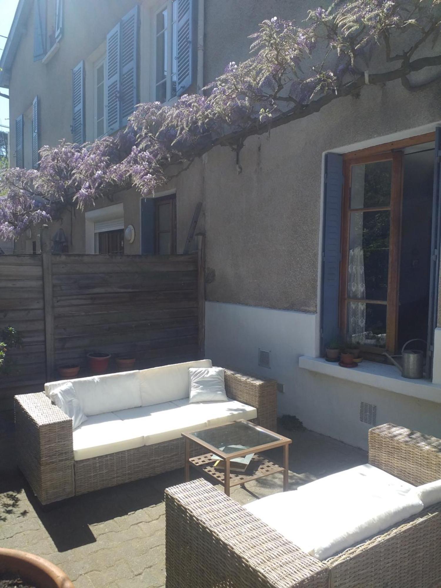 Clos St Joseph Oullins Exteriör bild
